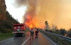 Rüzgarın etkisiyle kısa sürede büyüyen yangın 15 hektar alanı kül…